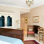 Le Manoir De Szálloda