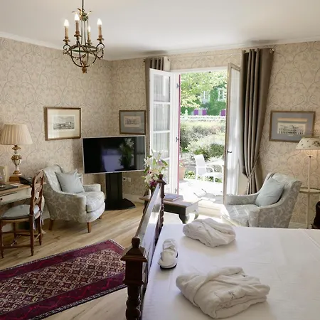 Le Manoir De Hotel 4*