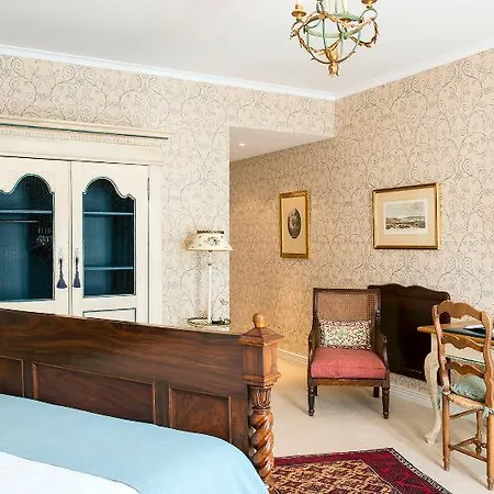 Le Manoir De Hotel