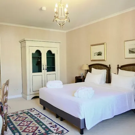 Le Manoir De Hotel 4*